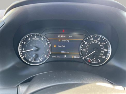 Used 2024 Nissan Armada SL w/ Captain's Chairs Package image 11