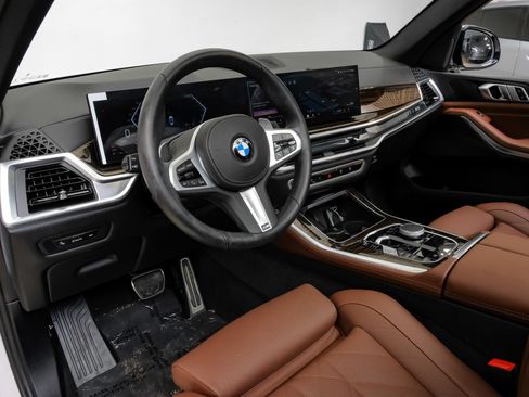Used 2026 BMW X5 sDrive40i w/ M Sport Package RWD image 3