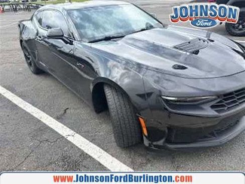 Used 2021 Chevrolet Camaro LT w/ Technology Package RWD image 1