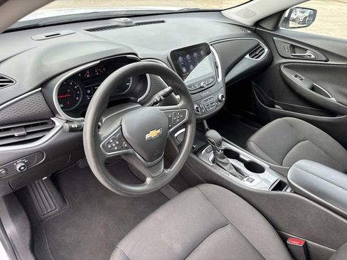 Used 2024 Chevrolet Malibu LT image 39