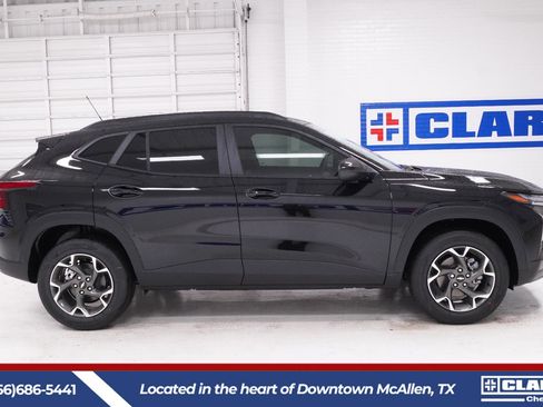 New 2026 Chevrolet Trax LT w/ LT Convenience Package image 4