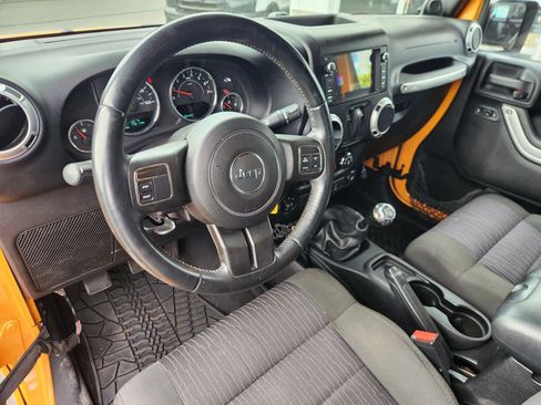 Used 2012 Jeep Wrangler Sahara image 25