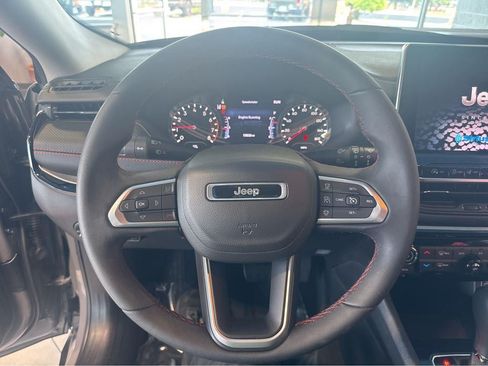 Used 2022 Jeep Compass Trailhawk AWD/4WD image 22