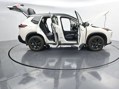Used 2023 Nissan Rogue SV w/ SV Premium B Package AWD/4WD image 27