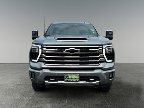 Used 2024 Chevrolet Silverado 2500 High Country w/ High Country Premium Package image 2