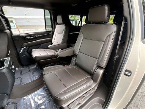 Used 2024 GMC Yukon XL Denali AWD/4WD image 19