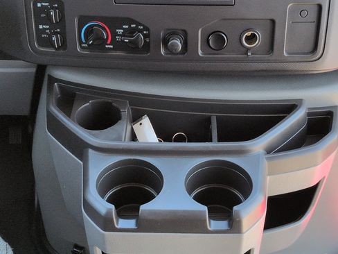 Used 2010 Ford E-350 and Econoline 350 Super Duty RWD image 16