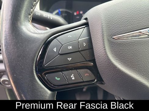 Used 2021 Chrysler Pacifica Touring w/ Uconnect Theater Family Group FWD image 25