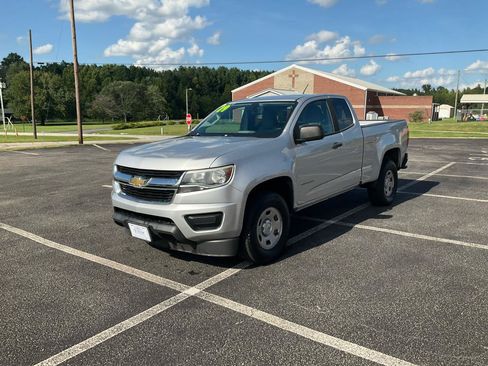 Used 2019 Chevrolet Colorado W/T RWD image 14
