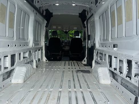 Used 2025 Ford Transit 250 148 High Roof Extended RWD image 23