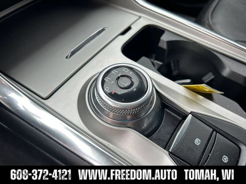 Used 2022 Ford Explorer XLT w/ Equipment Group 202A AWD/4WD image 25
