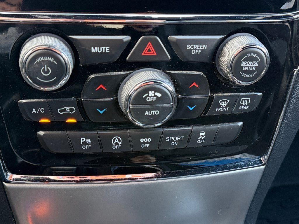 Used 2020 Jeep Grand Cherokee Laredo w/ Quick Order Package 2BN North AWD/4WD image 33