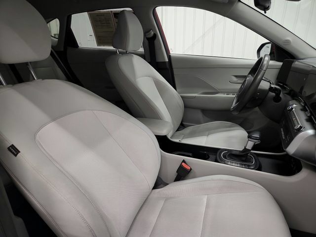 Used 2025 Hyundai Kona SEL FWD image 25