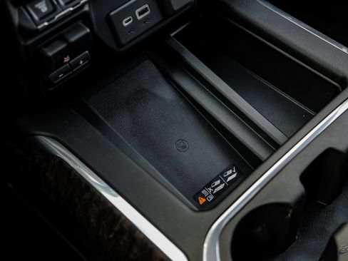 Used 2022 GMC Sierra 3500 Denali w/ Technology Package image 57