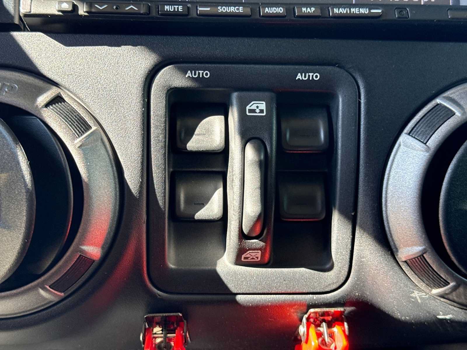 Used 2012 Jeep Wrangler Unlimited Sport AWD/4WD image 14