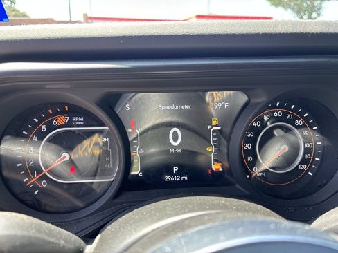 Used 2024 Jeep Wrangler Unlimited Sahara w/ Technology Group AWD/4WD image 8