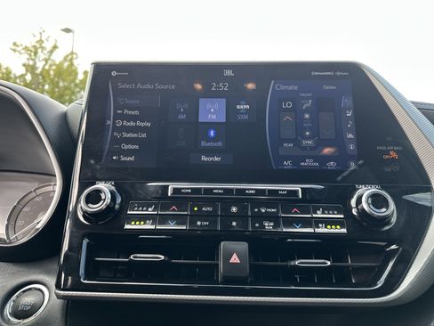 Used 2022 Toyota Highlander Platinum image 22