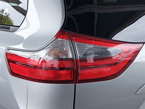 Used 2020 Toyota Sienna LE image 33