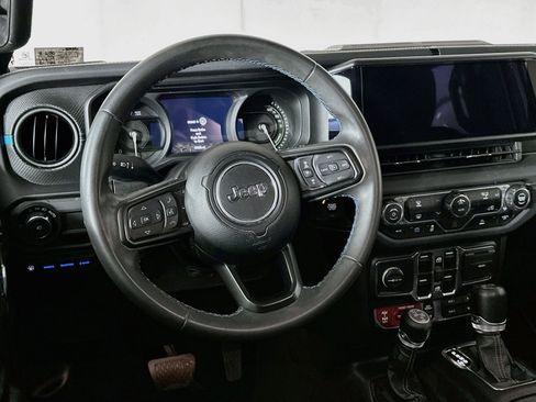Used 2024 Jeep Wrangler Unlimited Rubicon 4xe AWD/4WD image 17