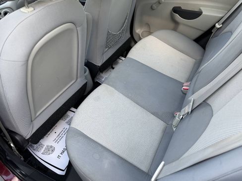 Used 2011 Hyundai Accent GLS FWD image 13