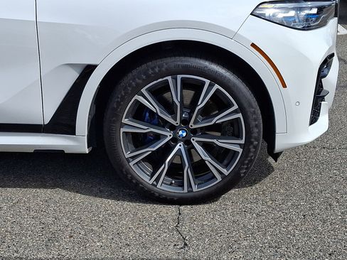 Used 2022 BMW X7 M50i image 8