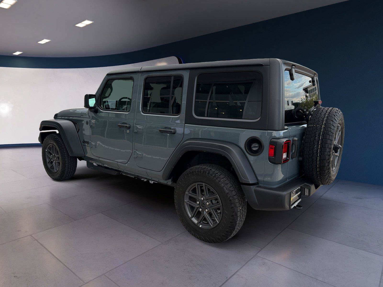 Used 2026 Jeep Wrangler Unlimited Sport AWD/4WD image 3