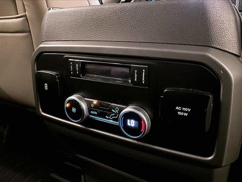 Used 2019 Ford Expedition XLT w/ Equipment Group 202A AWD/4WD image 33