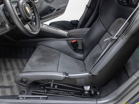 Used 2018 Porsche 911 GT2 RS image 20