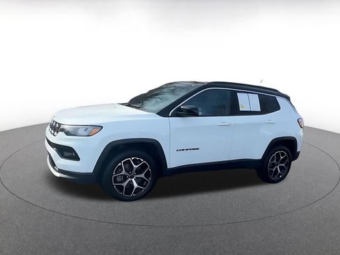 Used 2025 Jeep Compass Limited image 8