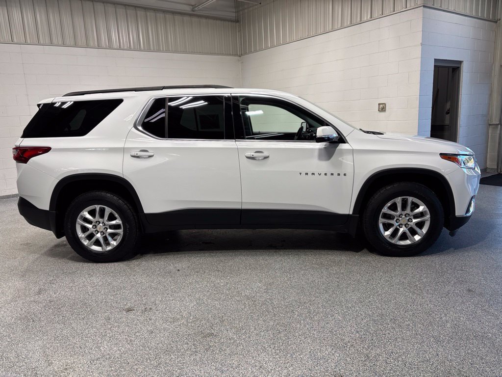 Used 2019 Chevrolet Traverse LT w/ LPO, Floor Liner Package AWD/4WD image 8