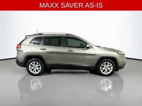 Used 2018 Jeep Cherokee Latitude Plus FWD image 7