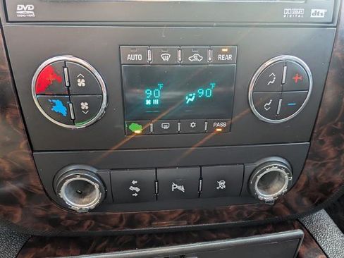 Used 2010 GMC Yukon XL Denali image 14