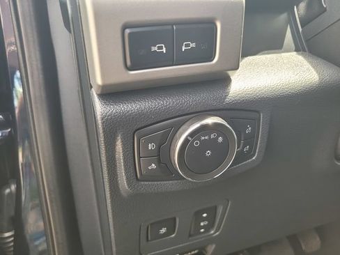 Certified 2022 Ford F250 Lariat w/ Black Appearance Package AWD/4WD image 17