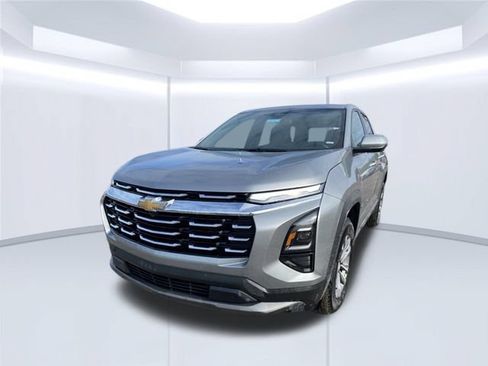 Used 2026 Chevrolet Equinox LT AWD/4WD image 13
