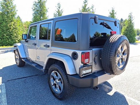 Used 2017 Jeep Wrangler Unlimited Sahara w/ Connectivity Group image 5