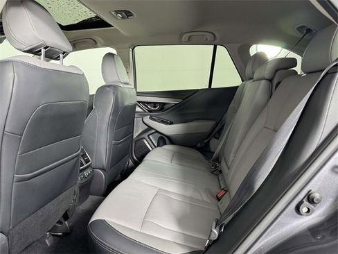 Used 2022 Subaru Outback Limited image 32