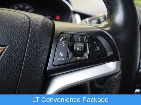 Used 2019 Chevrolet Trax LT w/ Sun & Sound Package AWD/4WD image 4
