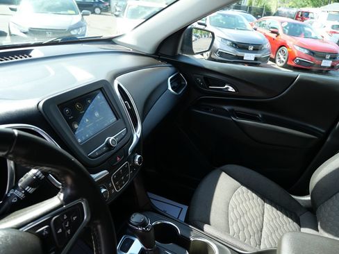Used 2019 Chevrolet Equinox LT w/ Driver Convenience Package AWD/4WD image 13