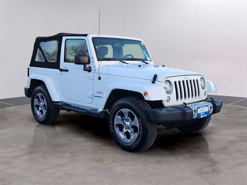 Used 2017 Jeep Wrangler Sahara w/ Connectivity Group image 3