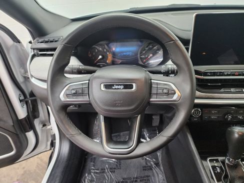 Used 2024 Jeep Compass Latitude AWD/4WD image 13