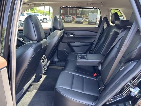 Used 2023 Nissan Rogue SV w/ SV Premium Package AWD/4WD image 33