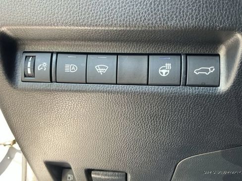 Used 2022 Toyota RAV4 SE w/ Convenience Package AWD/4WD image 29