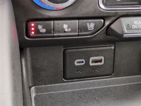 Used 2024 GMC Yukon SLT w/ SLT Luxury Package image 23