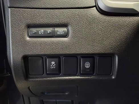 Used 2023 Nissan Murano S AWD/4WD image 19