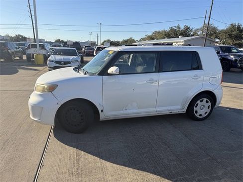 Used 2009 Scion xB image 8
