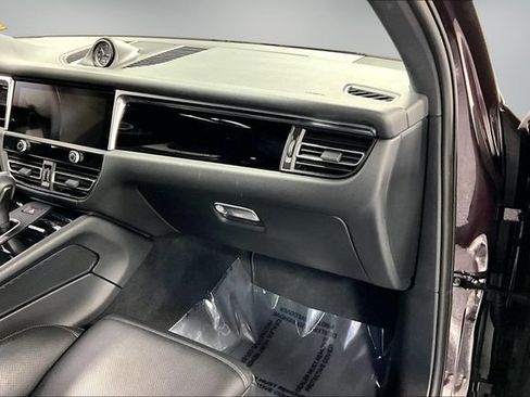 Used 2023 Porsche Macan Turbo AWD/4WD image 25