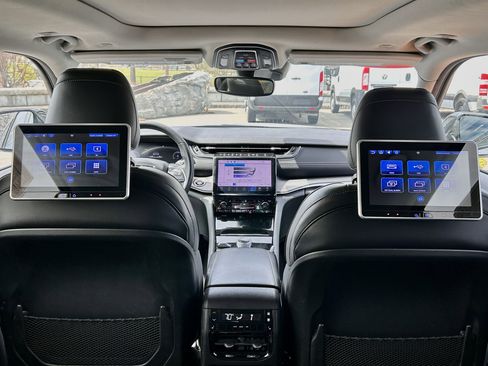 Used 2021 Jeep Grand Cherokee L Limited w/ Trailer Tow Group (B) image 46