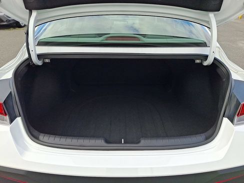 Used 2024 Hyundai Elantra SEL FWD image 29