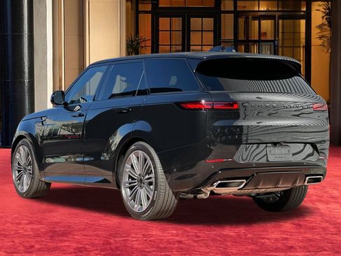 Used 2026 Land Rover Range Rover Sport Dynamic SE image 4