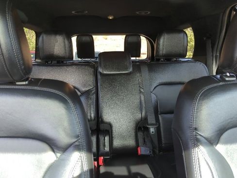 Used 2018 Ford Explorer XLT w/ Equipment Group 202A image 20